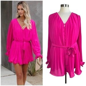 ENDLESS ROSE Found Love Pleated Romper size S